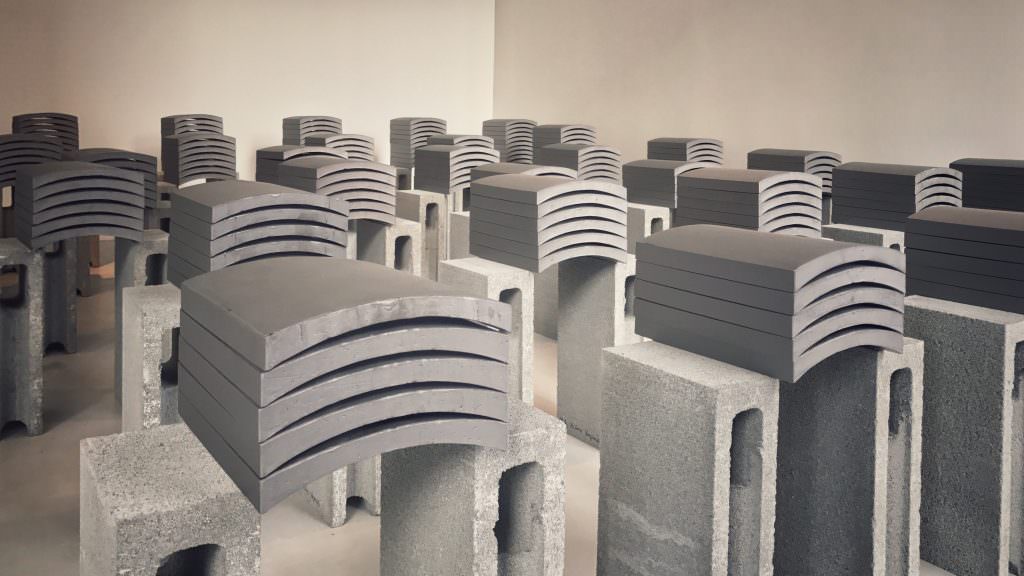 マテイ・アンドラシュ・ヴォグリンチッチ 「熨斗瓦」